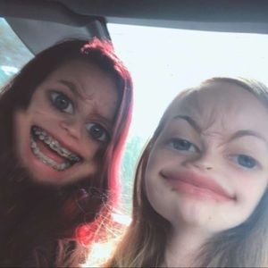 Meet your Posher, Elise